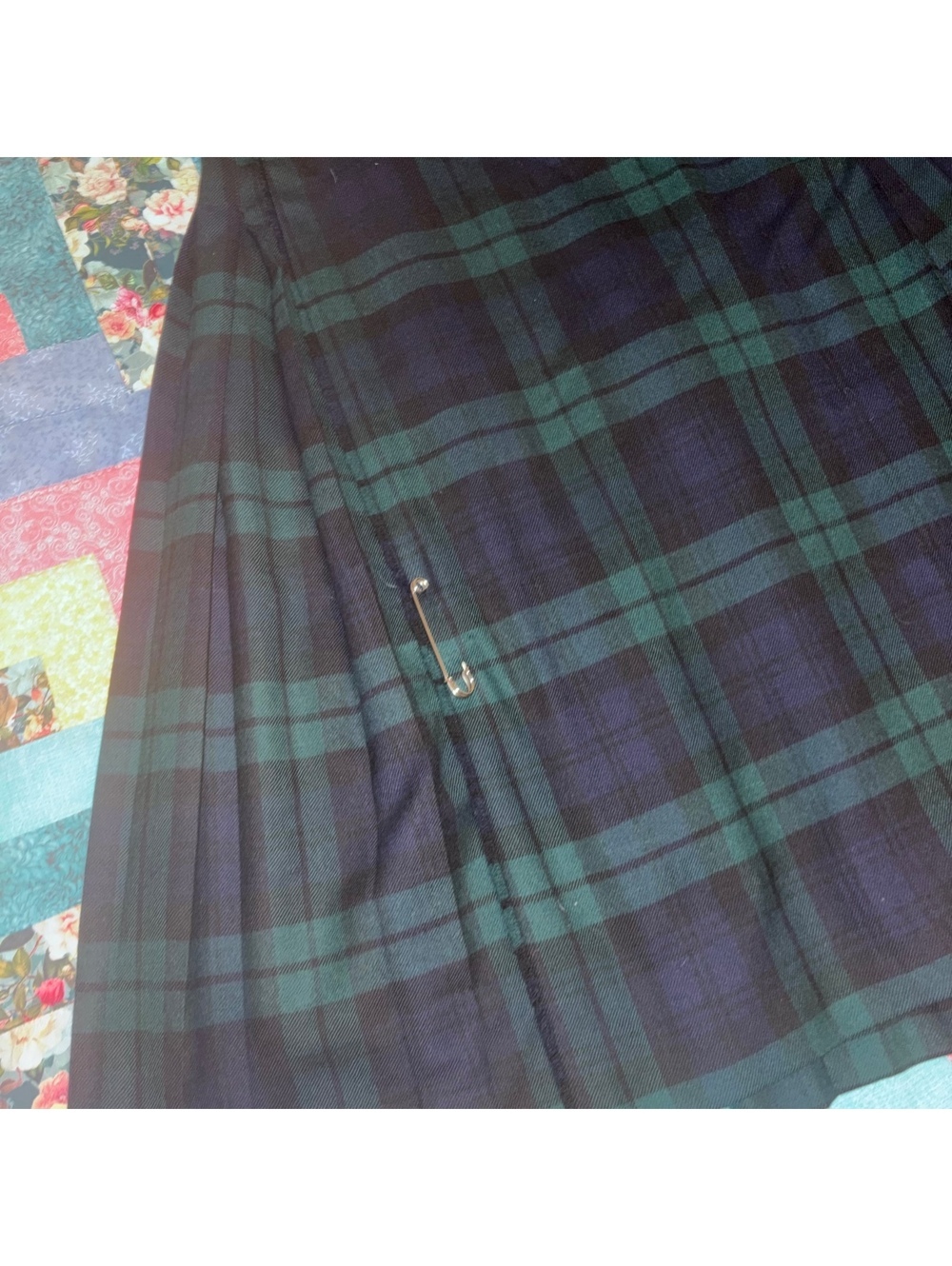 Vintage Burberrys $1750 100% Wool Pleated Tartan Skirt Made in Scotland, Size 8 - Picture 7 of 9
